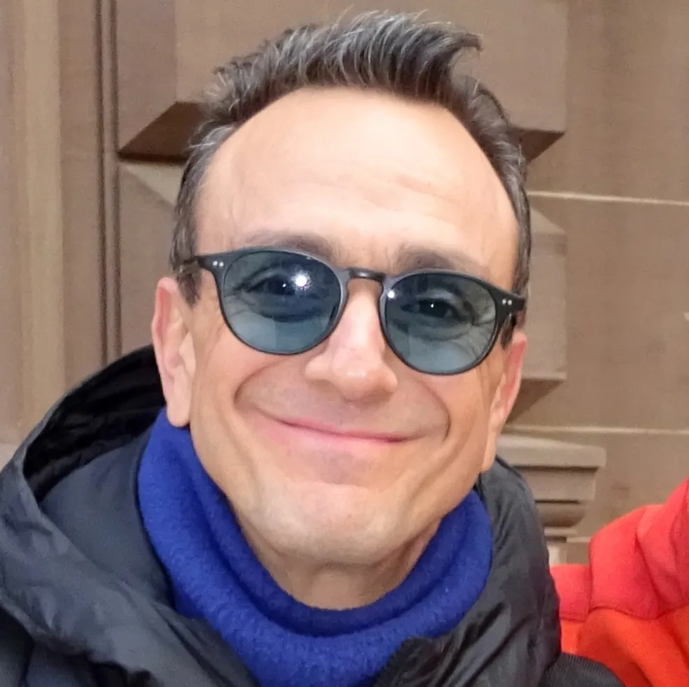 Hank_Azaria_25755582981_cropped1.jpg